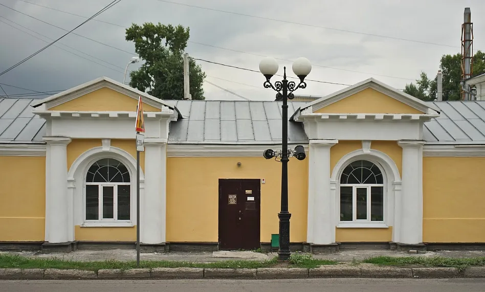 Здание инструментального магазина